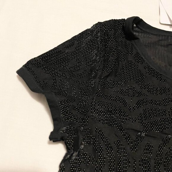 Janira Tops Womens Short Sleeve Velvet Top Size Medium - Picture 8 of 16